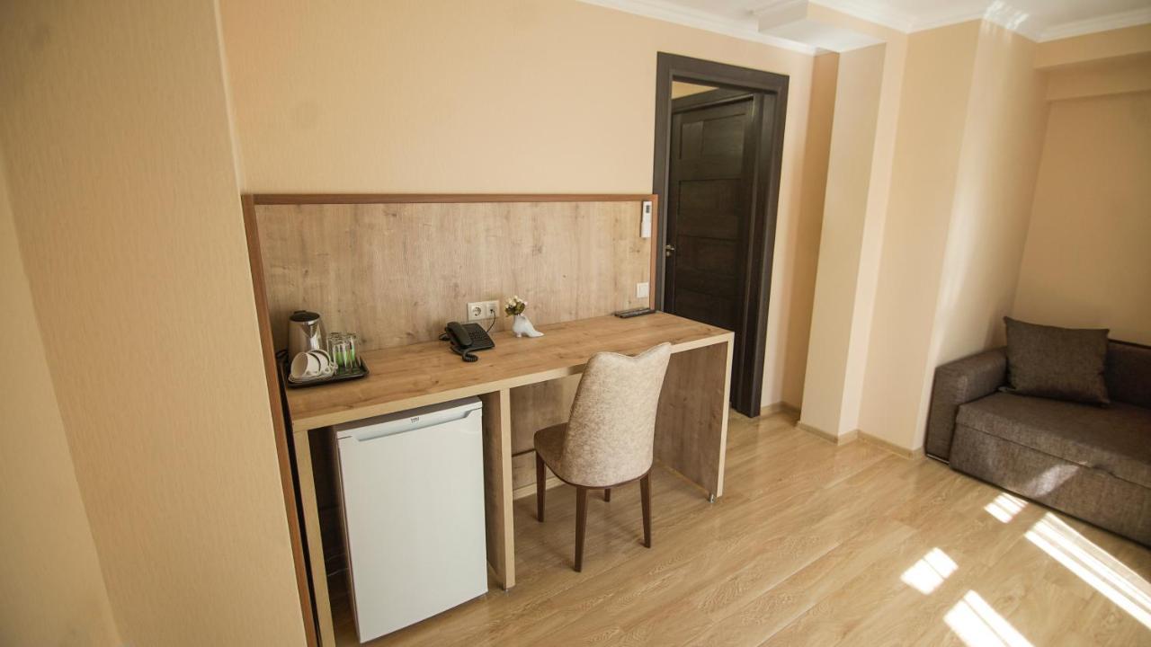 טביליסי Hotel Juralius מראה חיצוני תמונה